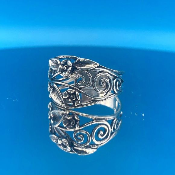Vintage Sterling Silver Open-Work Ring - Picture 1 of 9